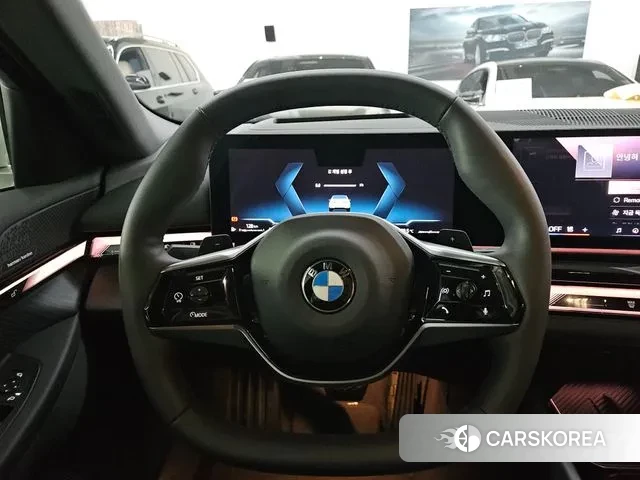 BMW 5 Series (G60) 2024 Белый из Кореи, фото 3