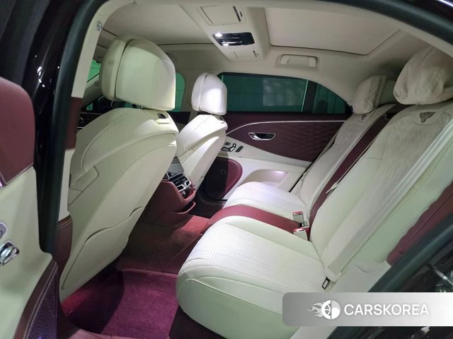 Bentley Flying Spur 3rd Generation 2024 Фиолетовый из Кореи, фото 3