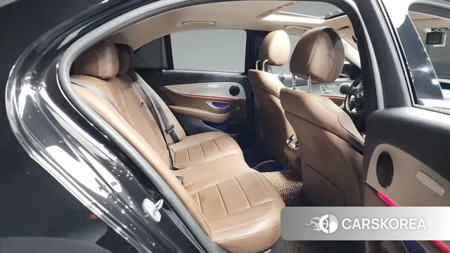 Mercedes-Benz E-Class W213 2018 Черный из Кореи, фото 3