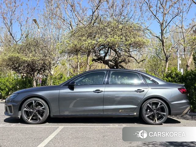 Audi A4L 2024 Темно-серый из Китая, фото 3
