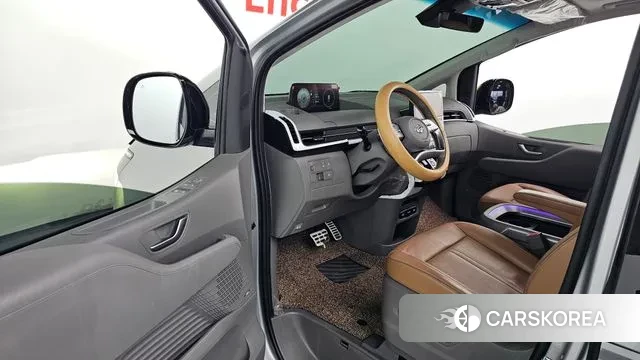 Hyundai Staria 2023 Серебристо-серый из Кореи, фото 3