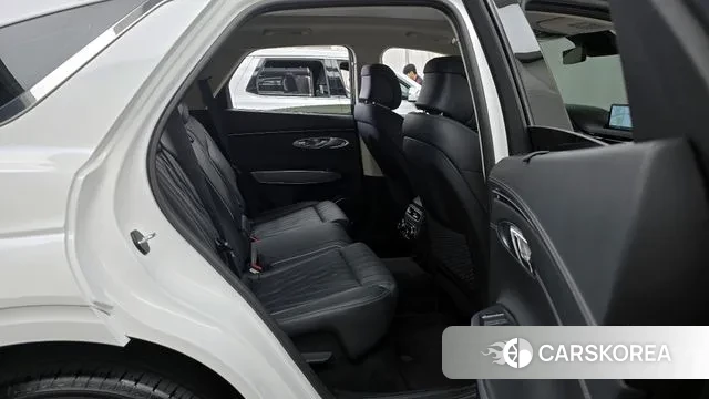 Genesis GV70 2023 Белый из Кореи, фото 3