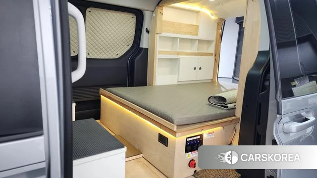 Hyundai Staria 2022 Серебристо-серый из Кореи, фото 3