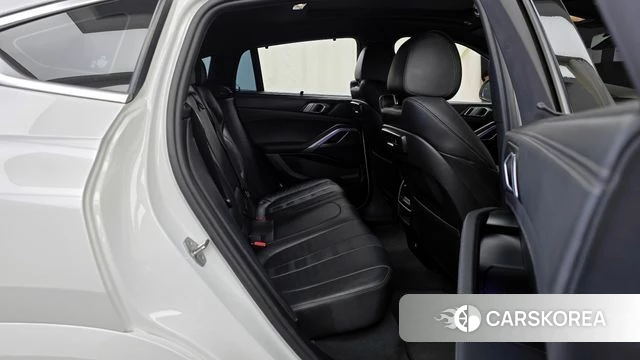 BMW X6 (G06) 2022 Белый из Кореи, фото 3