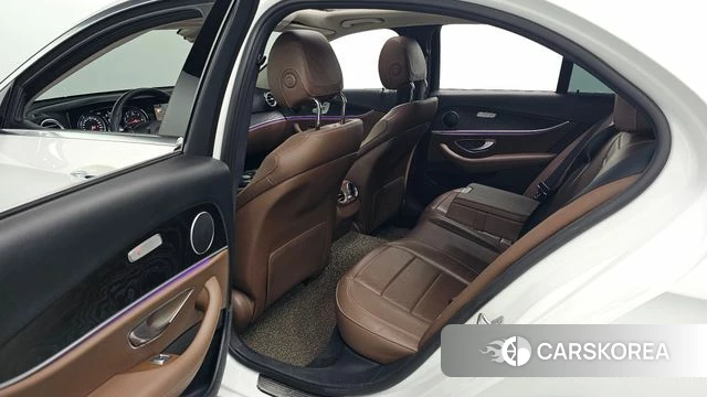 Mercedes-Benz E-Class W213 2018 Белый из Кореи, фото 3