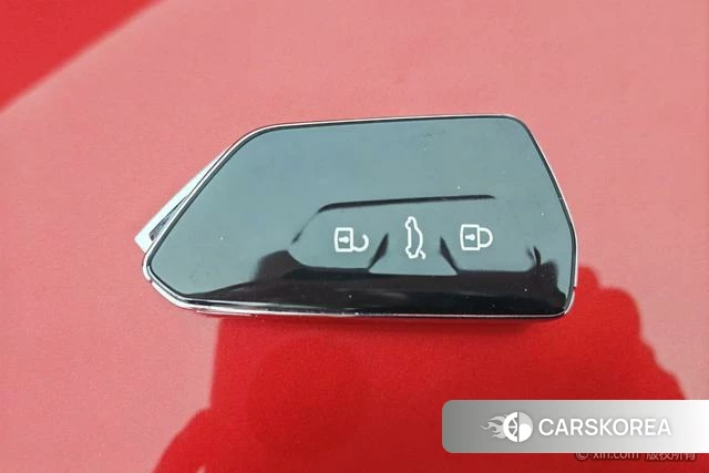 Volkswagen Lingdu 2024 Красный из Китая, фото 3