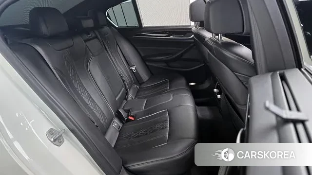 BMW 5 Series (G30) 2019 Белый из Кореи, фото 3