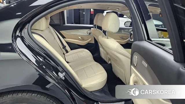 Mercedes-Benz E-Class W213 2018 Черный из Кореи, фото 3