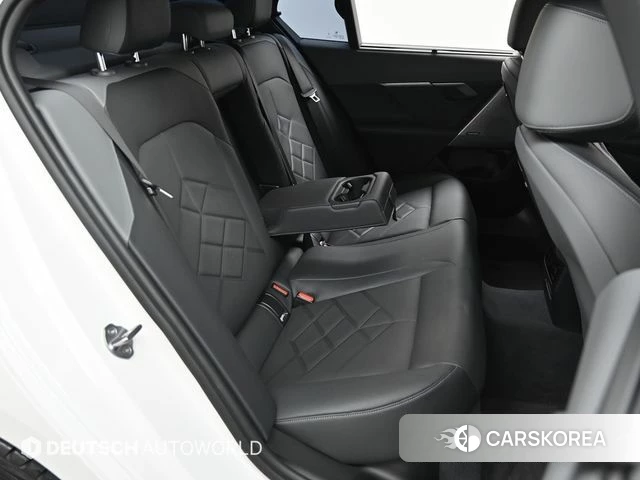 BMW 5 Series (G60) 2024 Белый из Кореи, фото 3