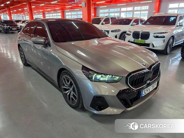 BMW 5 Series (G60) 2025 Песочный из Кореи, фото 3