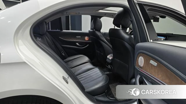 Mercedes-Benz E-Class W213 2019 Белый из Кореи, фото 3