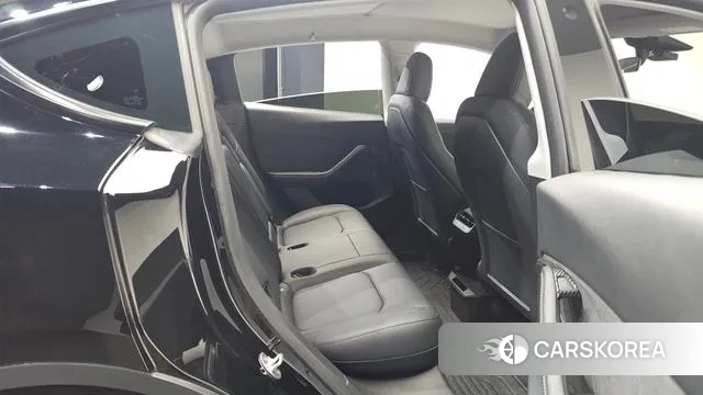 Tesla Model Y 2023 Черный из Кореи, фото 3