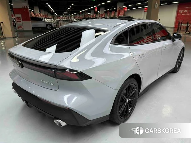 Chang'an UNI-V 2022 Серебристо-серый из Китая, фото 3