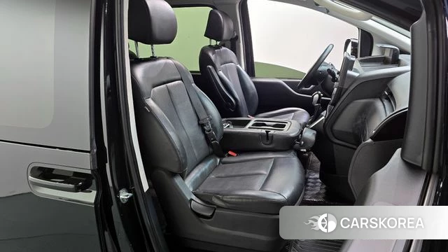 Hyundai Staria 2022 Черный из Кореи, фото 3