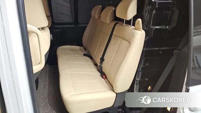 Hyundai Staria 2024 Белый из Кореи, фото 3