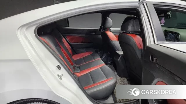 Hyundai Avante AD 2018 Белый из Кореи, фото 3