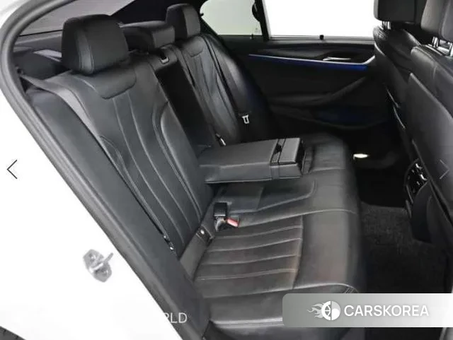 BMW 5 Series (G30) 2023 Белый из Кореи, фото 3