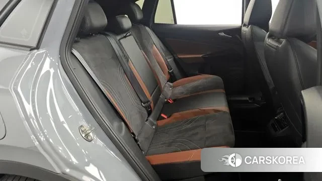 Volkswagen ID.4 2023 Серебряный из Кореи, фото 3