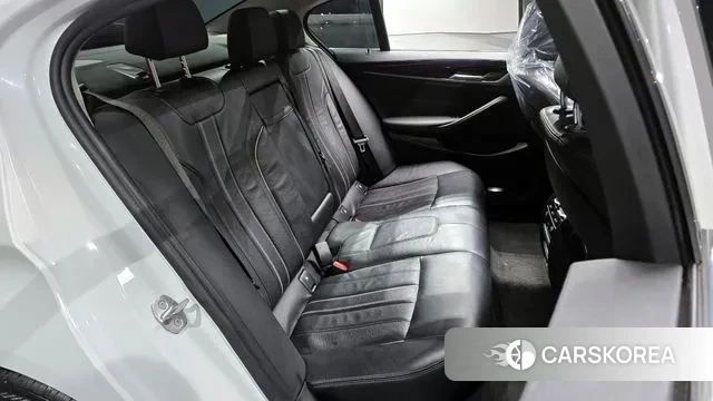 BMW 5 Series (G30) 2018 Белый из Кореи, фото 3