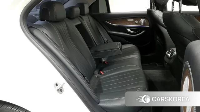 Mercedes-Benz E-Class W213 2019 Белый из Кореи, фото 3