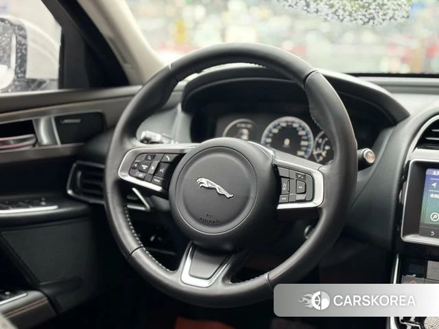 Jaguar XEL 2019 Белый из Китая, фото 3