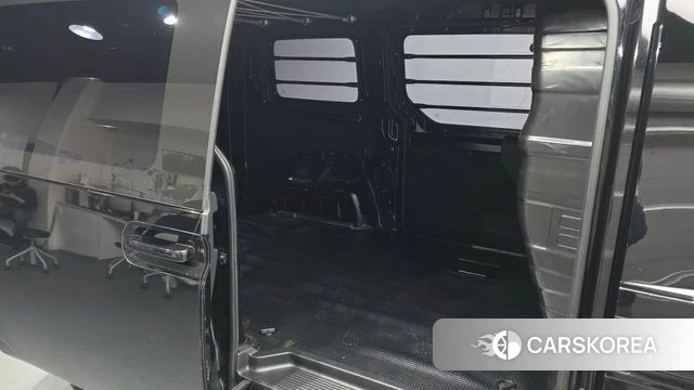 Hyundai Staria 2021 Черный из Кореи, фото 3