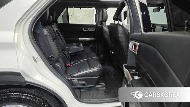 Ford Explorer 6th Generation 2022 Белый из Кореи, фото 3