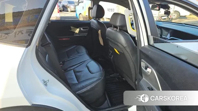 Kia Niro Plus 2023 Белый из Кореи, фото 3