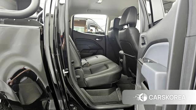 Chevrolet (GM Daewoo) Real New Colorado 2022 Черный из Кореи, фото 3