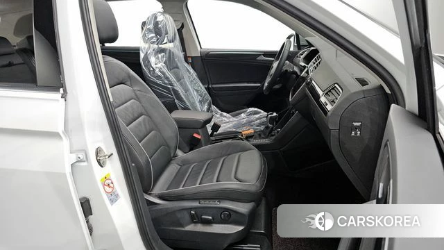 Volkswagen Tiguan second Generation 2022 Белый из Кореи, фото 3