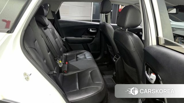 Kia Niro 2018 Белый из Кореи, фото 3