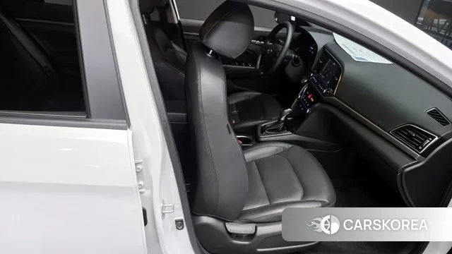 Hyundai Avante AD 2018 Белый из Кореи, фото 3