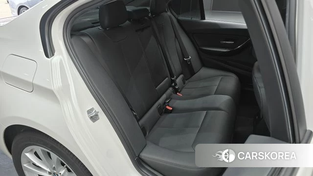 BMW 3 Series (F30) 2018 Белый из Кореи, фото 3