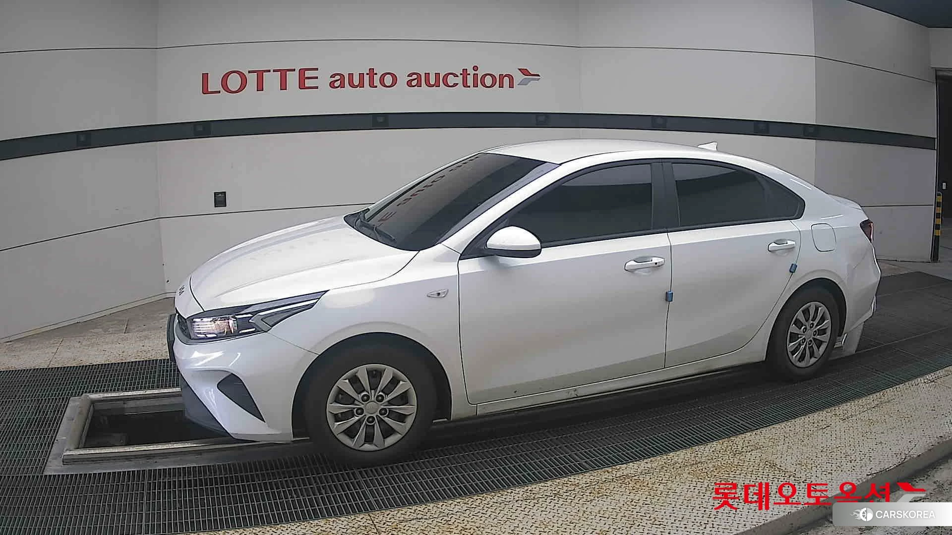 Kia K3 2023 Snow White Pearl (optional) из Кореи, фото 3