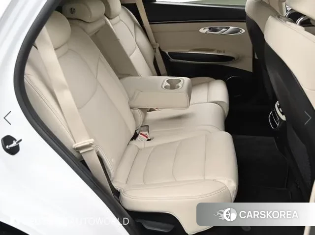 Genesis GV70 2023 Белый из Кореи, фото 3