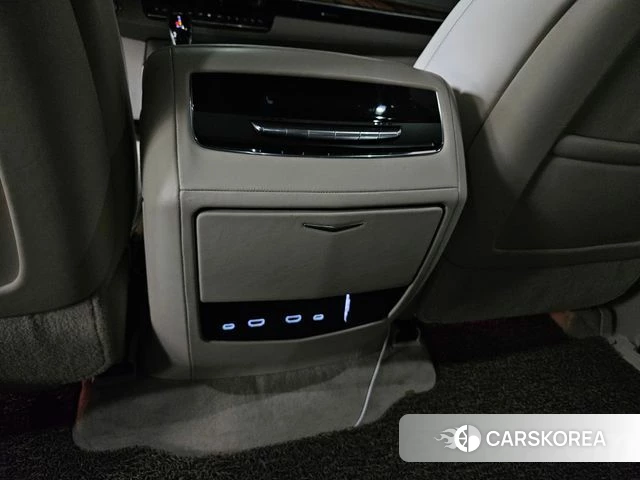 Cadillac Escalade 5th Generation 2021 Песочный из Кореи, фото 3