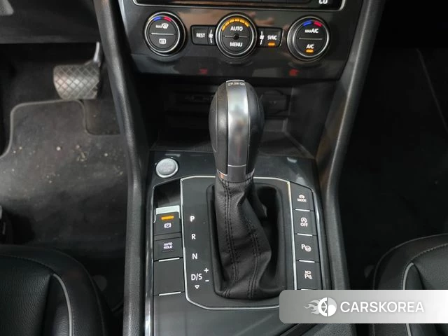 Volkswagen Tiguan second Generation 2018 Серебристо-серый из Кореи, фото 3