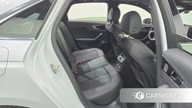 Audi A4 (B9) 2022 Белый из Кореи, фото 3