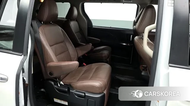 Toyota Sienna 2018 Белый из Кореи, фото 3