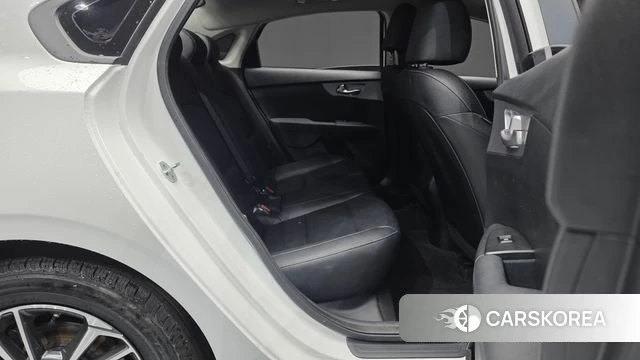 Kia The New K3 2nd generation 2022 Белый из Кореи, фото 3