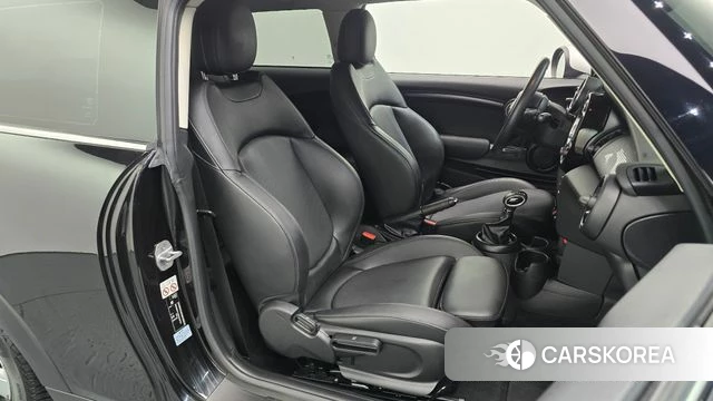 Mini Cooper 2018 Черный из Кореи, фото 3