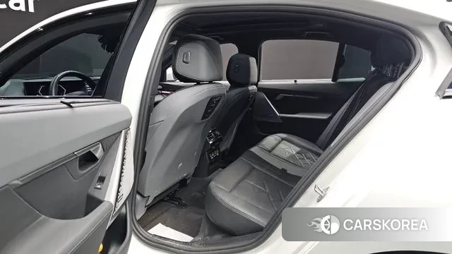 BMW 5 Series (G60) 2024 Белый из Кореи, фото 3