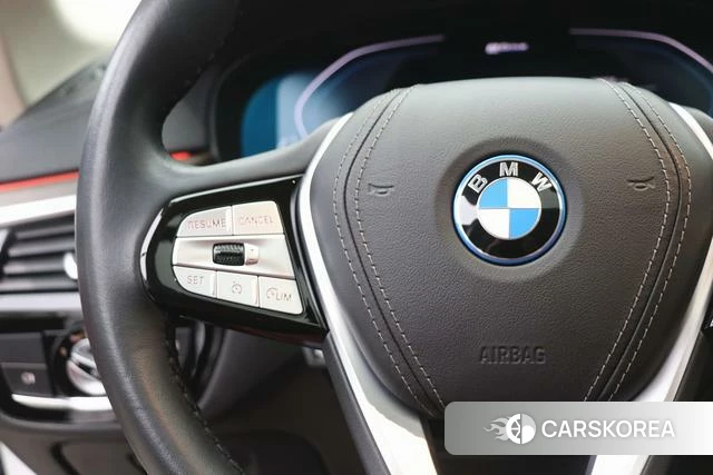 BMW 5 series PHEV 2023 Черный из Китая, фото 3