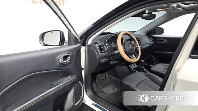 Jeep Compass 2nd Generation 2021 Белый из Кореи, фото 3