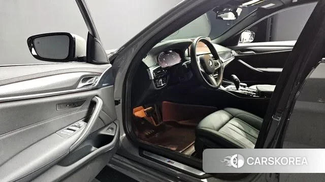 BMW 5 Series (G30) 2022 Серый из Кореи, фото 3