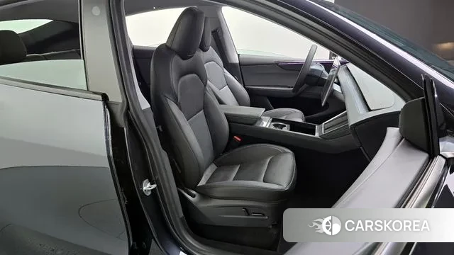 Tesla Model Y 2025 Серый из Кореи, фото 3