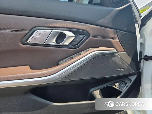 BMW 3 Series (G20) 2021 Белый из Кореи, фото 3