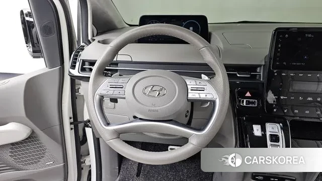 Hyundai Staria 2023 Белый из Кореи, фото 3