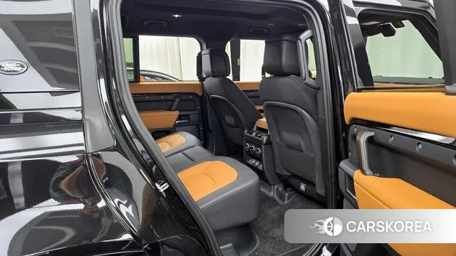 Land Rover Defender (L663) 2024 Черный из Кореи, фото 3