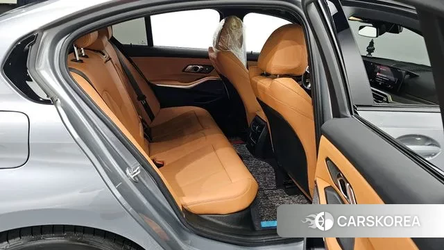 BMW 3 Series (G20) 2023 Серебристо-серый из Кореи, фото 3